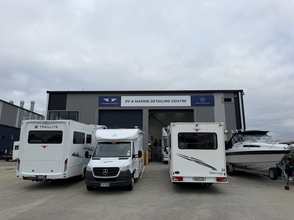 Detailing bays with motorhomes